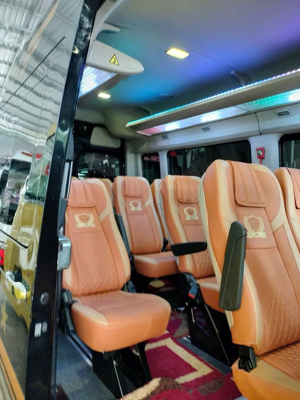 Cho thuê xe du lịch 16 chỗ Cần Thơ uy tín, giá tốt – Dịch vụ chuyên nghiệp từ Du Lịch Tuấn Liễu