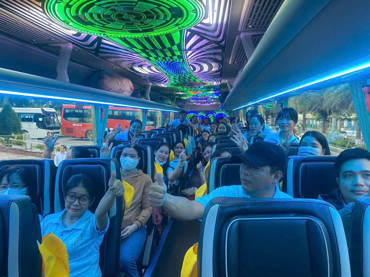 ảnh khách hàng thuê xe 45 chỗ